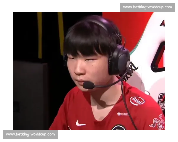 心跳加速!英雄联盟季后赛,每一秒都牵动人心! 心跳加速!英雄联盟季后赛,每一秒都牵动人心!